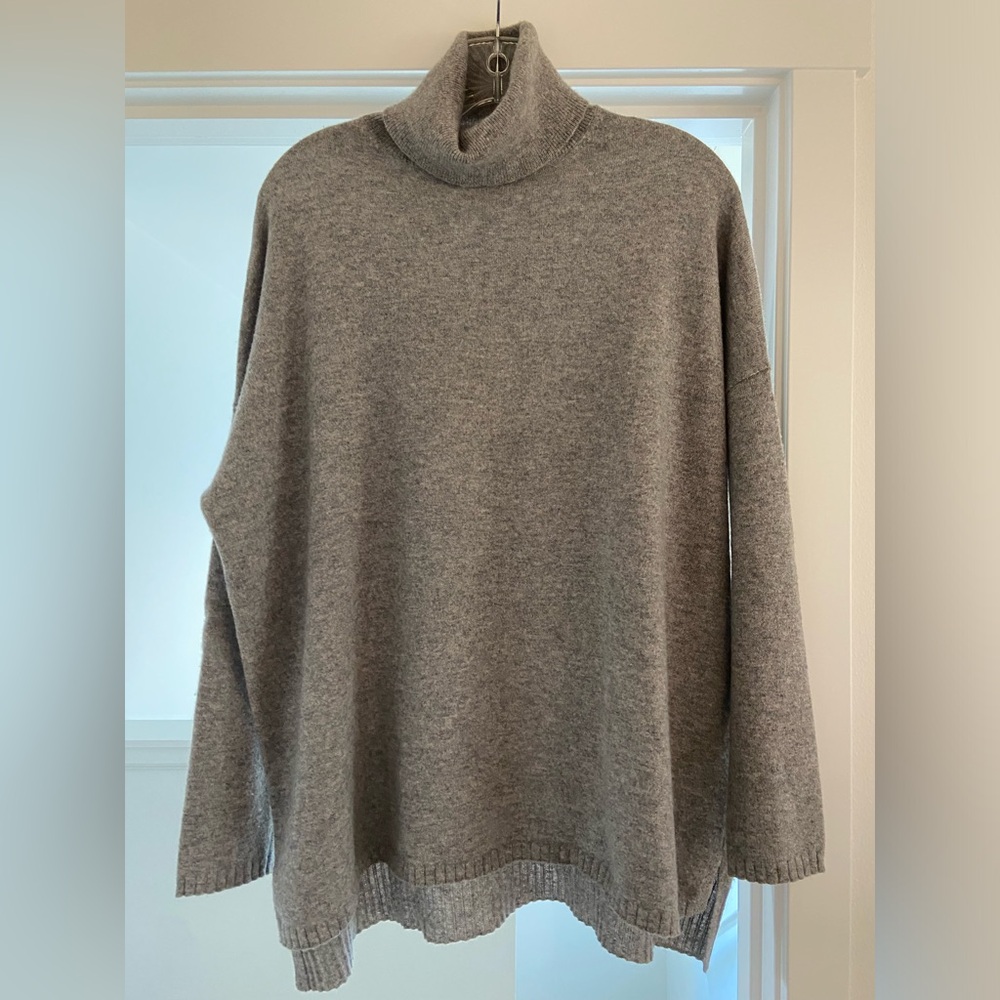 State Cashmere Turtle Neck Sweater - L